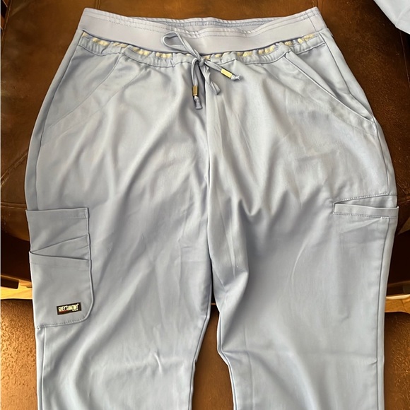 Ceil blue greys anatomy barco scrub set - Picture 10 of 11